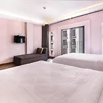 Vu Hotel & Apartment